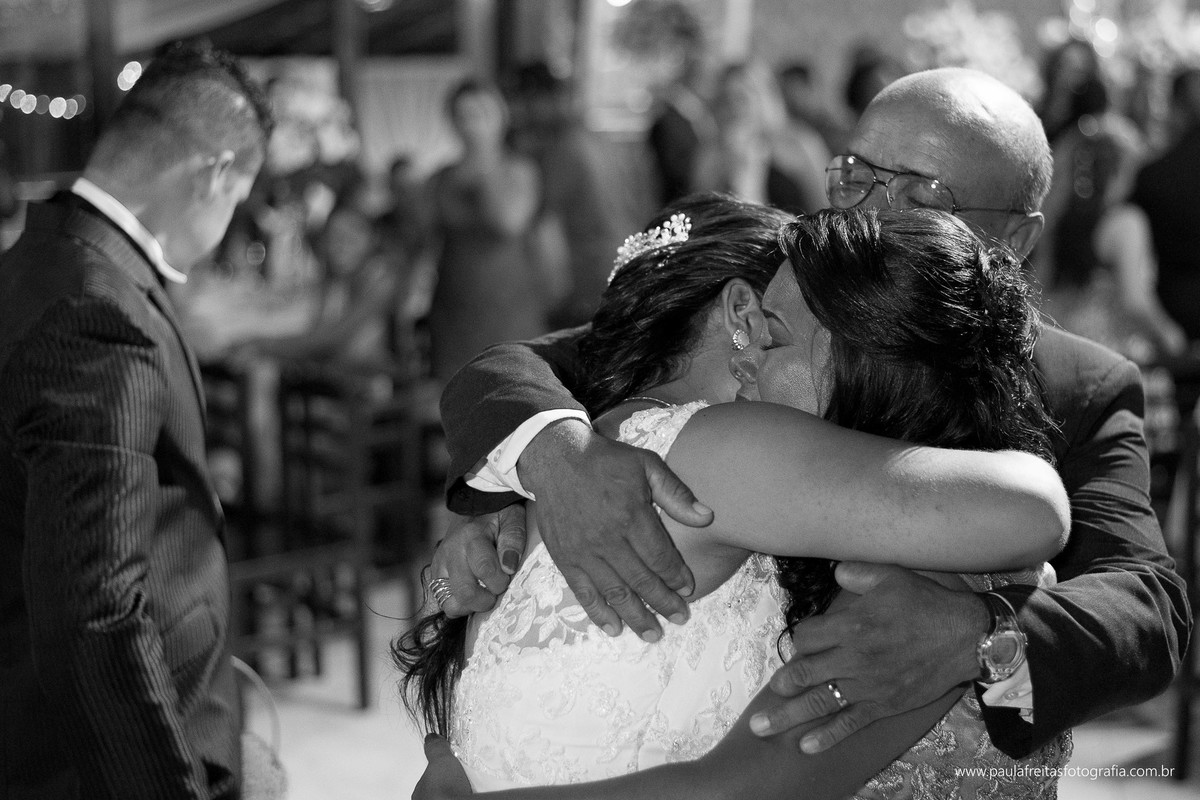 casamento-no-aberto-casamento-no-campode-tamiris-e-joy-em-guaratingueta-recanto-vip-fotografado-por-paula-freitas-fotografia