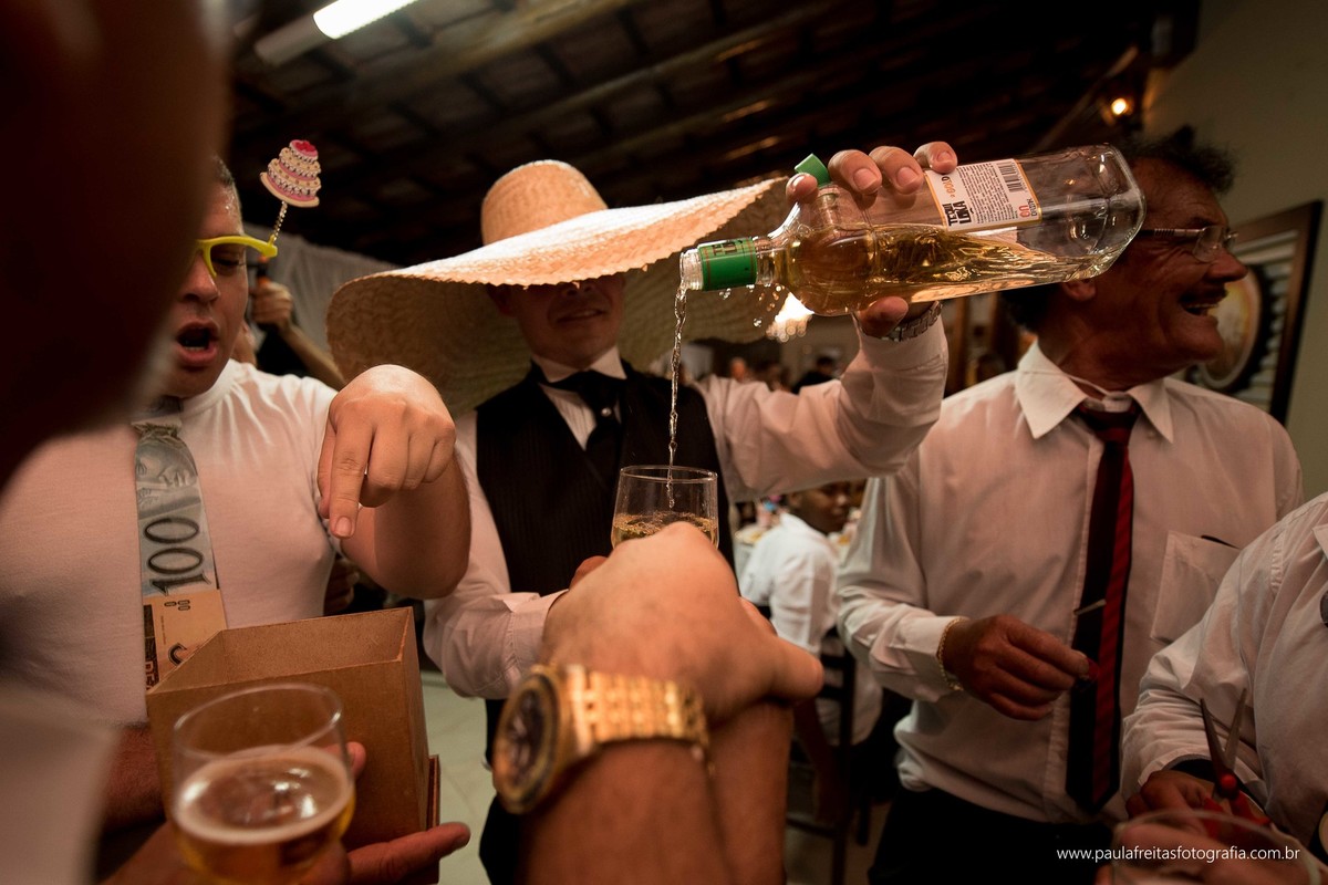 casamento-no-aberto-casamento-no-campode-tamiris-e-joy-em-guaratingueta-recanto-vip-fotografado-por-paula-freitas-fotografia