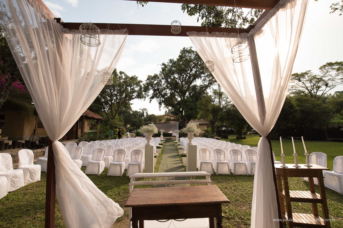casamento-no-aberto-casamento-no-campode-tamiris-e-joy-em-guaratingueta-recanto-vip-fotografado-por-paula-freitas-fotografia