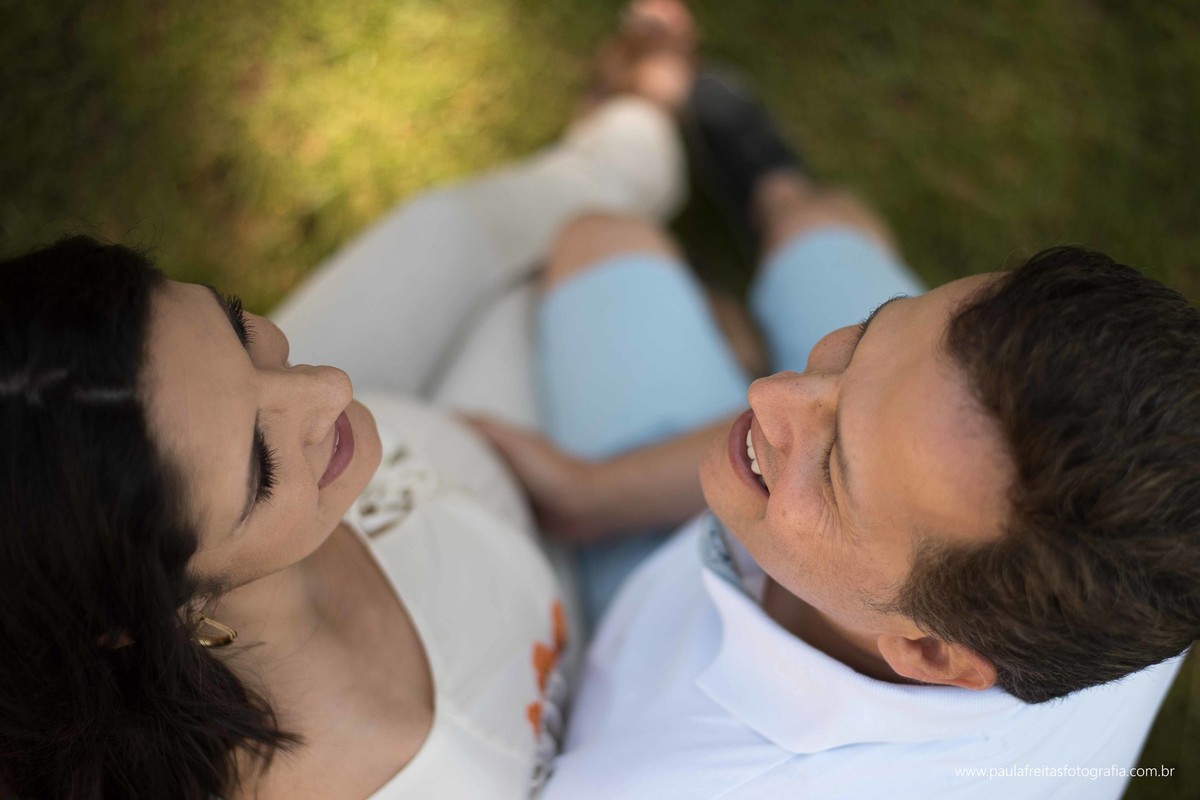 ensaio-gestante-priscila-e-alair-feito-em-guaratingueta-no-gomeral-fotografado-por-paula-freitas-fotografia
