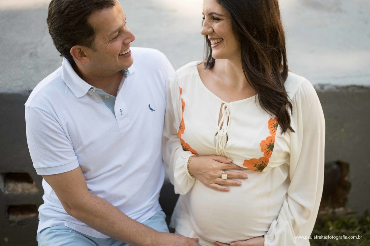 ensaio-gestante-priscila-e-alair-feito-em-guaratingueta-no-gomeral-fotografado-por-paula-freitas-fotografia