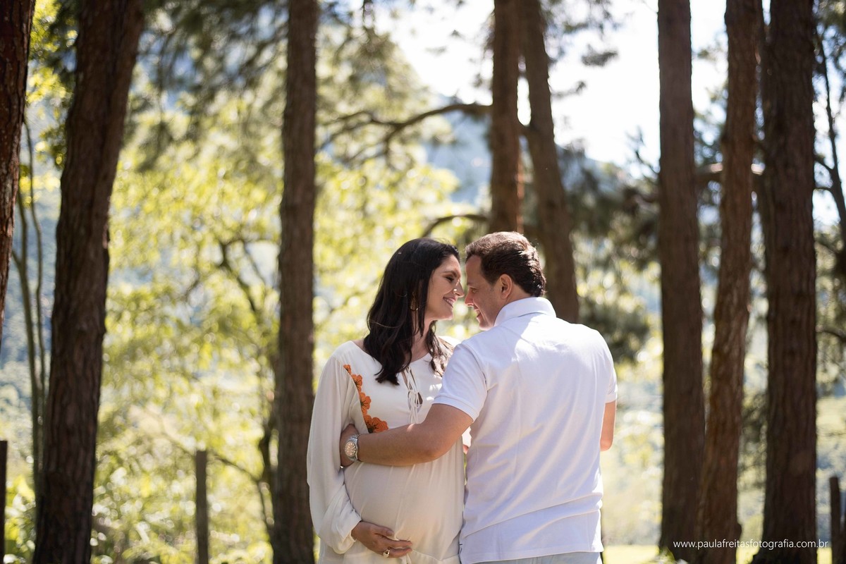 ensaio-gestante-priscila-e-alair-feito-em-guaratingueta-no-gomeral-fotografado-por-paula-freitas-fotografia