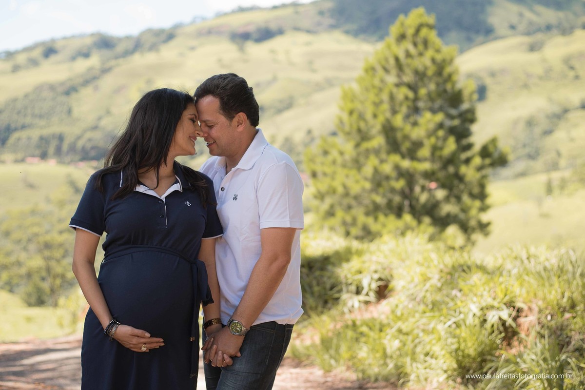 ensaio-gestante-priscila-e-alair-feito-em-guaratingueta-no-gomeral-fotografado-por-paula-freitas-fotografia