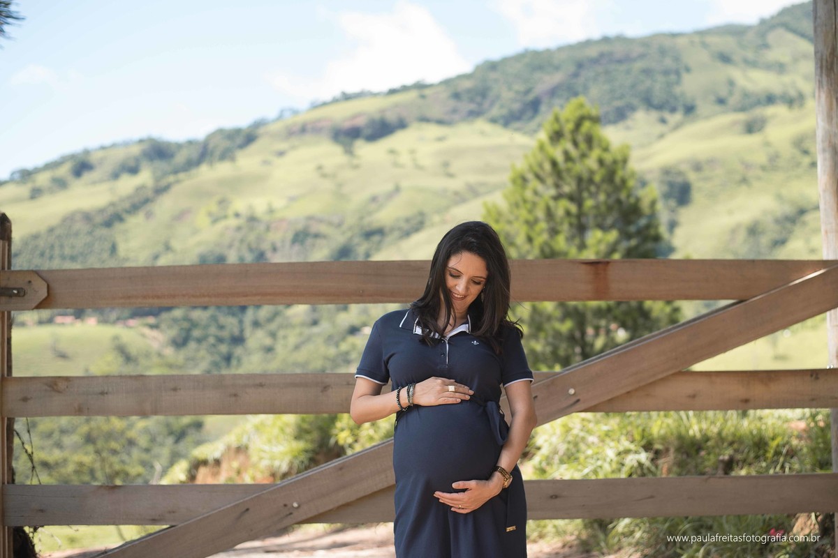 ensaio-gestante-priscila-e-alair-feito-em-guaratingueta-no-gomeral-fotografado-por-paula-freitas-fotografia