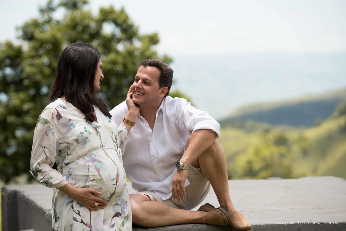 ensaio-gestante-priscila-e-alair-feito-em-guaratingueta-no-gomeral-fotografado-por-paula-freitas-fotografia