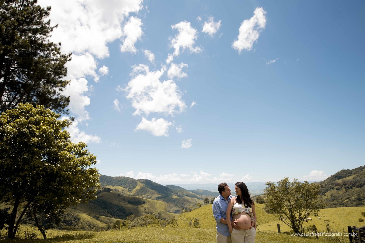ensaio-gestante-priscila-e-alair-feito-em-guaratingueta-no-gomeral-fotografado-por-paula-freitas-fotografia