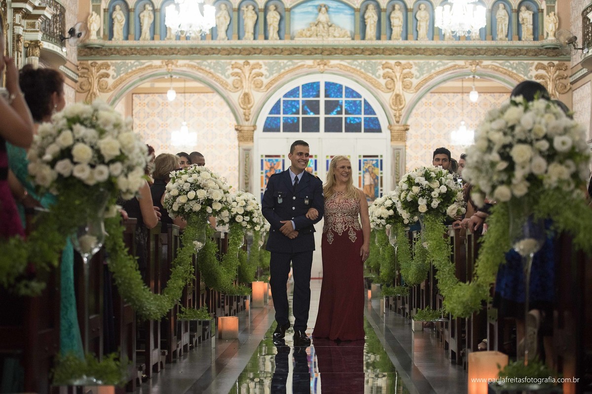 casamento-em-matriz-catedral-de-santo-antonio-de-guaratingueta-fotografado-por-paula-freitas-fotografia