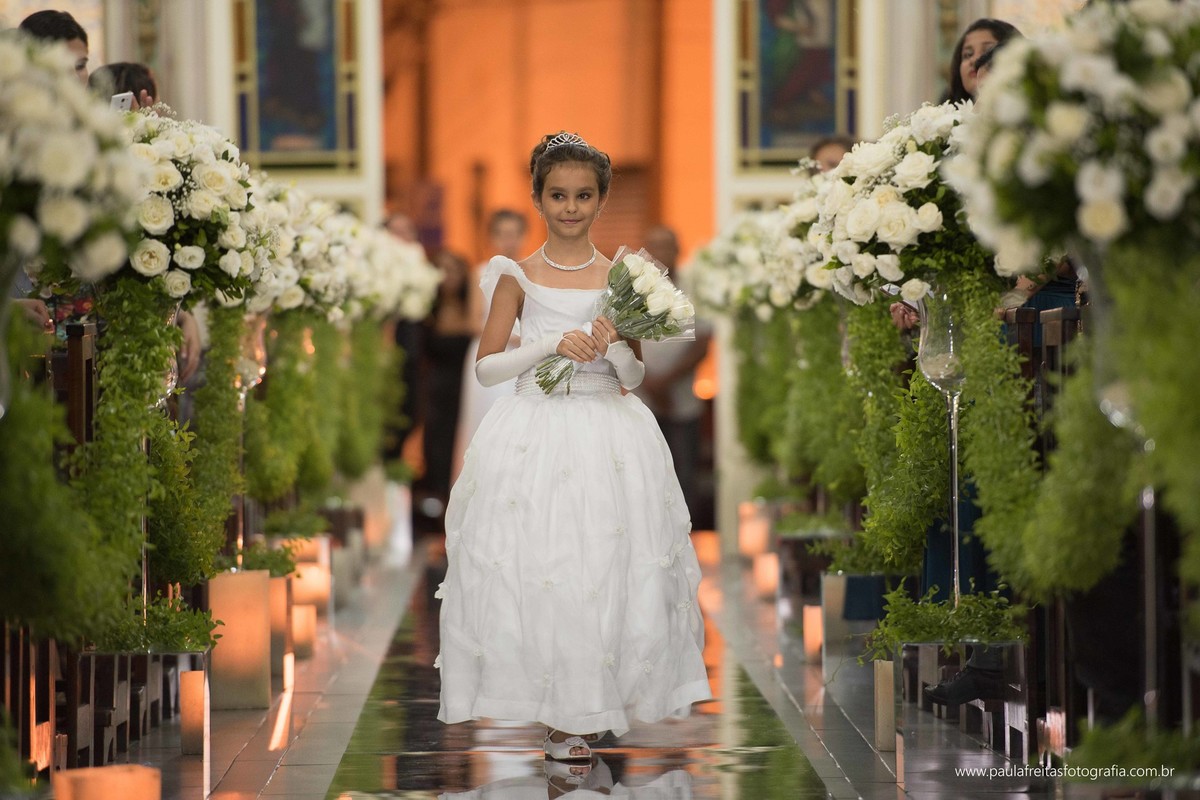casamento-em-matriz-catedral-de-santo-antonio-de-guaratingueta-fotografado-por-paula-freitas-fotografia