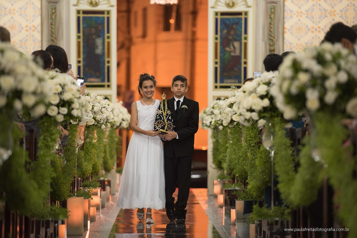 casamento-em-matriz-catedral-de-santo-antonio-de-guaratingueta-fotografado-por-paula-freitas-fotografia