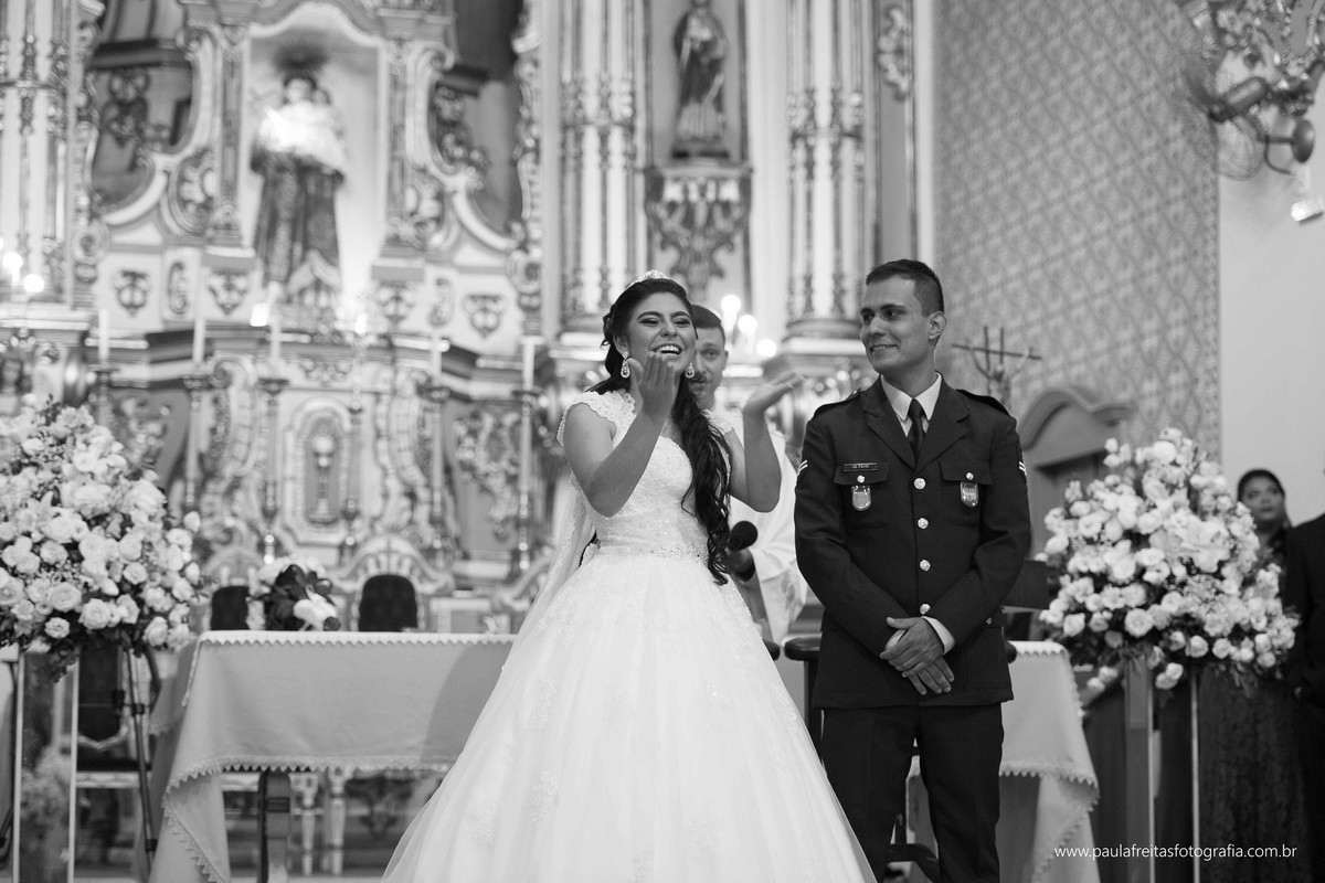 casamento-em-matriz-catedral-de-santo-antonio-de-guaratingueta-fotografado-por-paula-freitas-fotografia