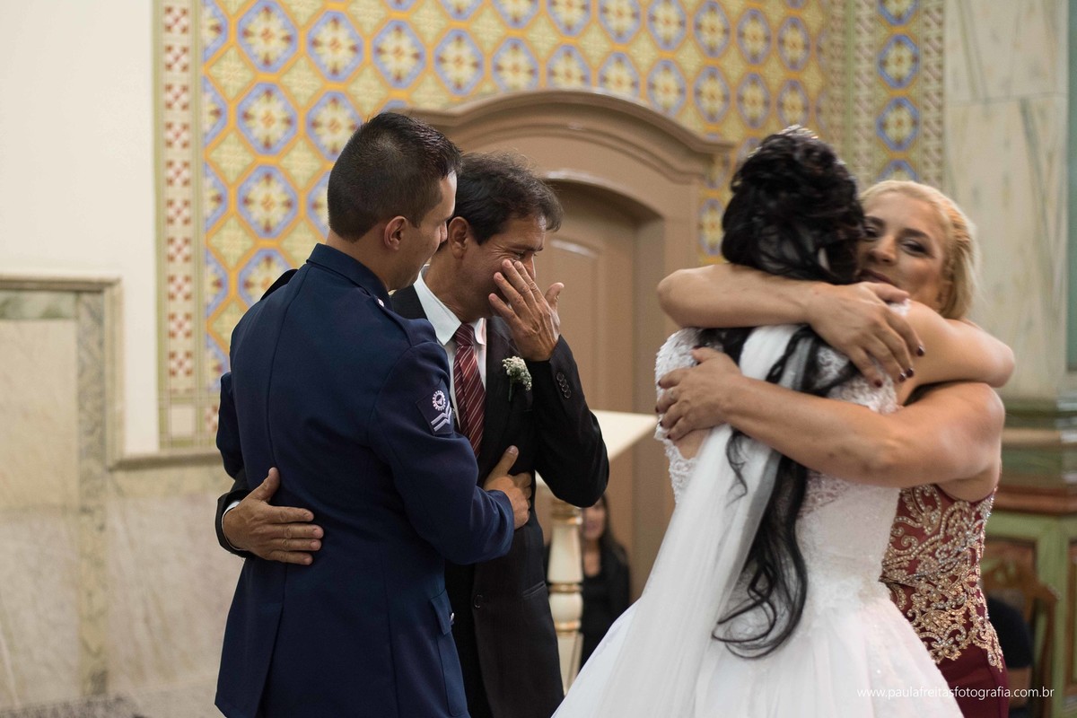 casamento-em-matriz-catedral-de-santo-antonio-de-guaratingueta-fotografado-por-paula-freitas-fotografia