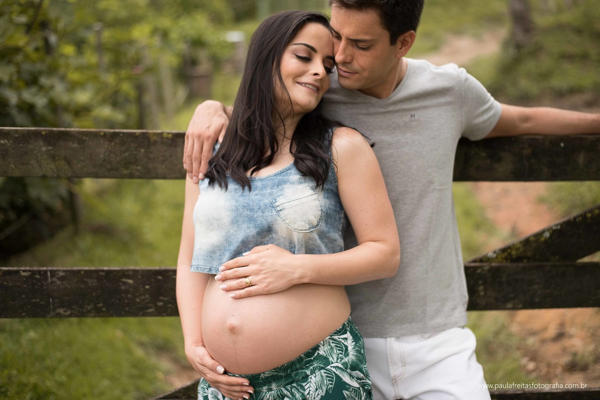 carinho e cuidado no ensaio de gestante