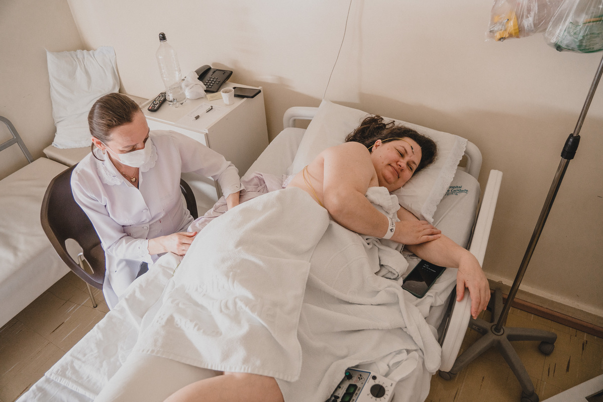 sessão de acupuntura para ajudar no relaxamento da dor e ansiedade gerada neste dia parto normal sem dor
hospital de caridade de erechim Fotografo Vitor Trombetta