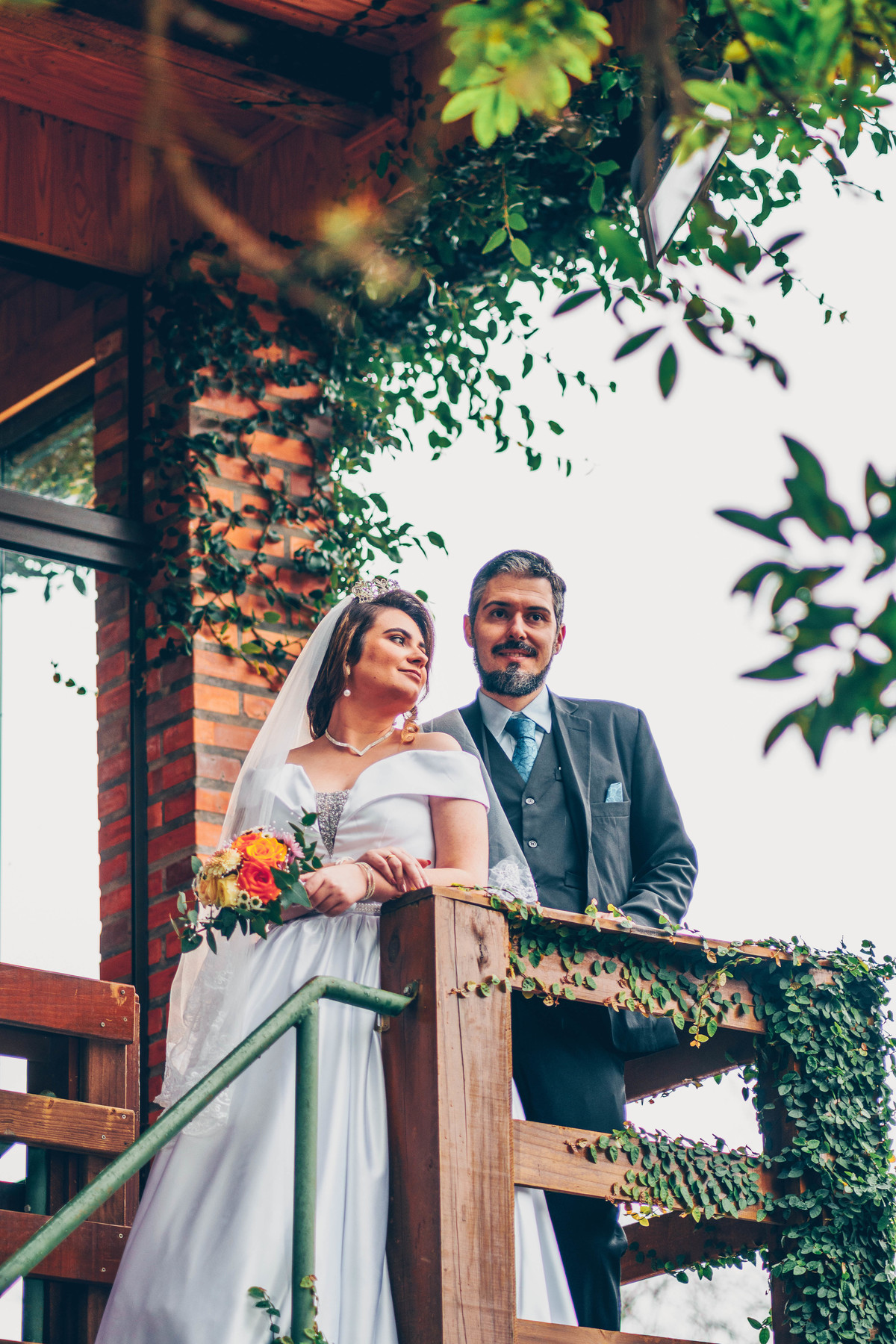 Ensaio pré-casamento em Erechim: momentos naturais e autênticos capturados ao pôr do sol. Fotografia de noivos com foco em amor genuíno e paisagens deslumbrantes. Encontre inspiração para seu pré-wedding com um fotógrafo especializado em ensaios romântico