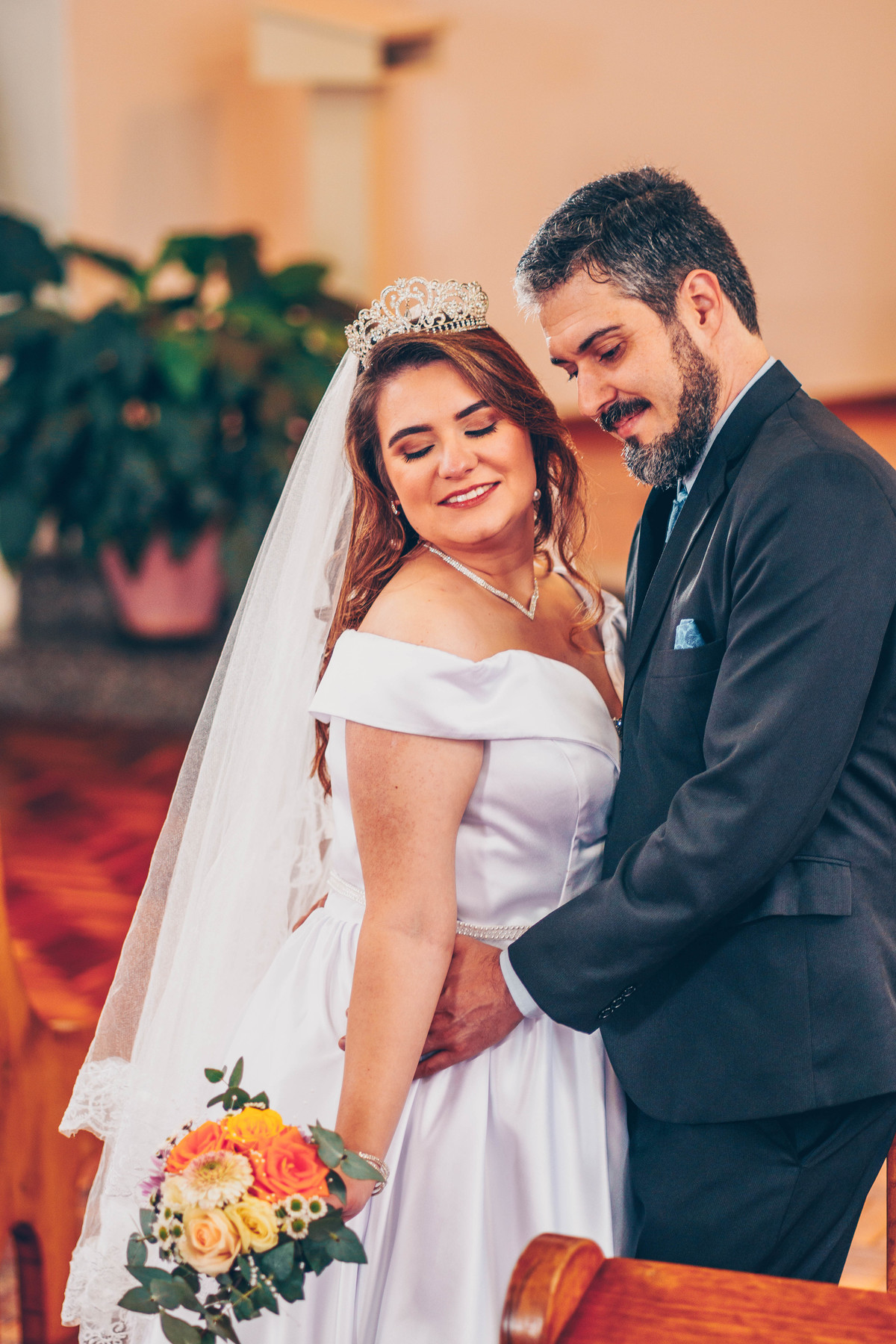 Ensaio pré-casamento em Erechim: momentos naturais e autênticos capturados ao pôr do sol. Fotografia de noivos com foco em amor genuíno e paisagens deslumbrantes. Encontre inspiração para seu pré-wedding com um fotógrafo especializado em ensaios romântico