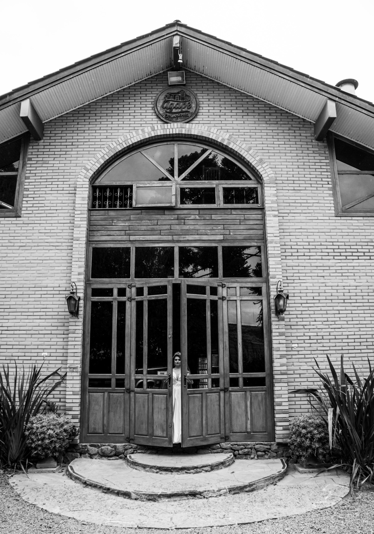 Ensaio pré-casamento em Erechim: momentos naturais e autênticos capturados ao pôr do sol. Fotografia de noivos com foco em amor genuíno e paisagens deslumbrantes. Encontre inspiração para seu pré-wedding com um fotógrafo especializado em ensaios romântico