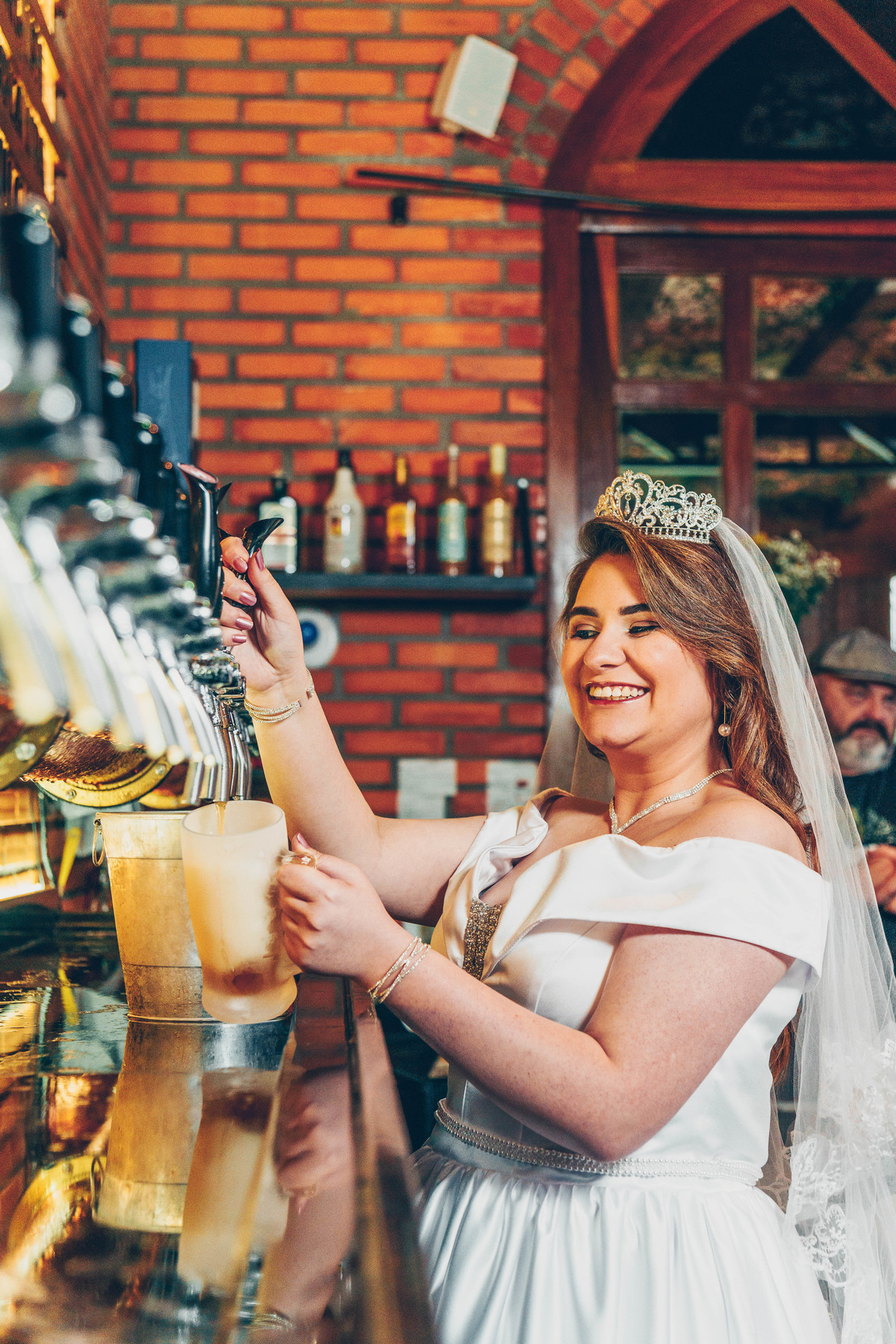 Ensaio pré-casamento em Erechim: momentos naturais e autênticos capturados ao pôr do sol. Fotografia de noivos com foco em amor genuíno e paisagens deslumbrantes. Encontre inspiração para seu pré-wedding com um fotógrafo especializado em ensaios romântico