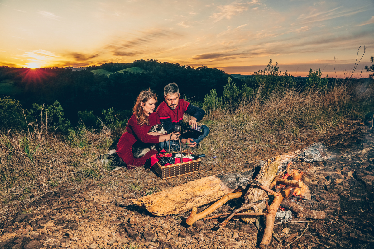 Fotógrafo de casamento em Erechim
Ensaio pré-casamento em Erechim
Fotógrafo para ensaio pré-wedding
Ensaio de noivos ao pôr do sol
Fotografia de casal natural em Erechim
Fotos pré-casamento pôr do sol
Fotógrafo para noivos no interior
Pré-casamento românt