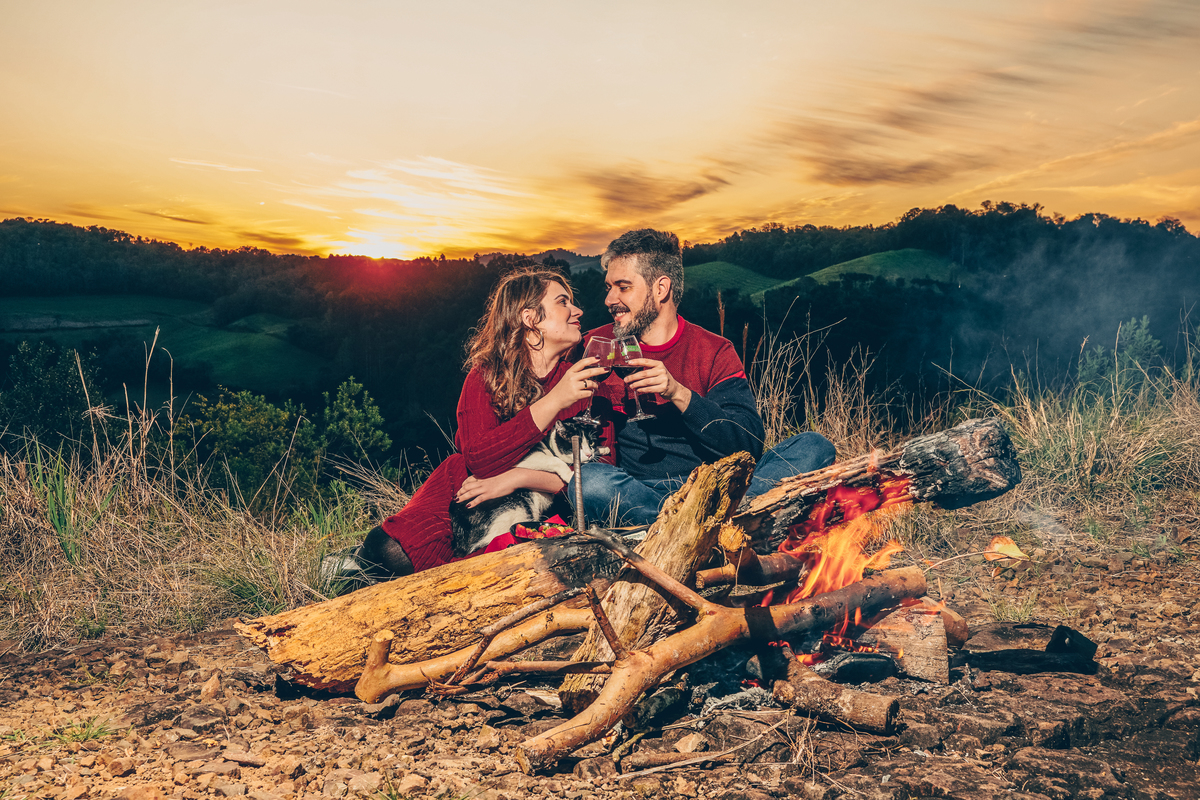 Fotógrafo de casamento em Erechim
Ensaio pré-casamento em Erechim
Fotógrafo para ensaio pré-wedding
Ensaio de noivos ao pôr do sol
Fotografia de casal natural em Erechim
Fotos pré-casamento pôr do sol
Fotógrafo para noivos no interior
Pré-casamento românt