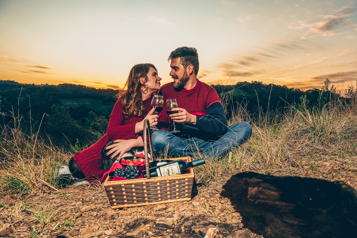 Fotógrafo de casamento em Erechim
Ensaio pré-casamento em Erechim
Fotógrafo para ensaio pré-wedding
Ensaio de noivos ao pôr do sol
Fotografia de casal natural em Erechim
Fotos pré-casamento pôr do sol
Fotógrafo para noivos no interior
Pré-casamento românt