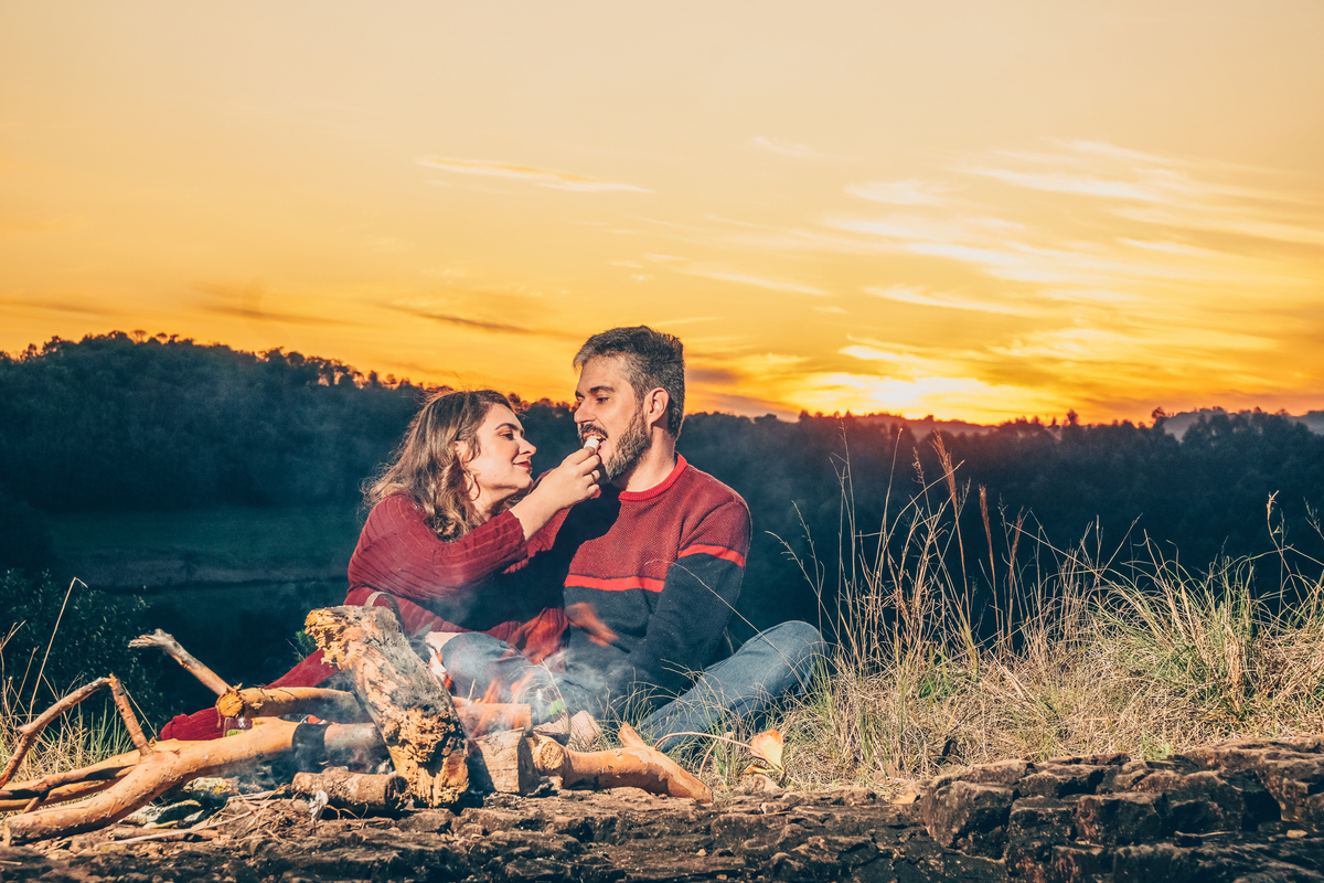 Fotógrafo de casamento em Erechim
Ensaio pré-casamento em Erechim
Fotógrafo para ensaio pré-wedding
Ensaio de noivos ao pôr do sol
Fotografia de casal natural em Erechim
Fotos pré-casamento pôr do sol
Fotógrafo para noivos no interior
Pré-casamento românt