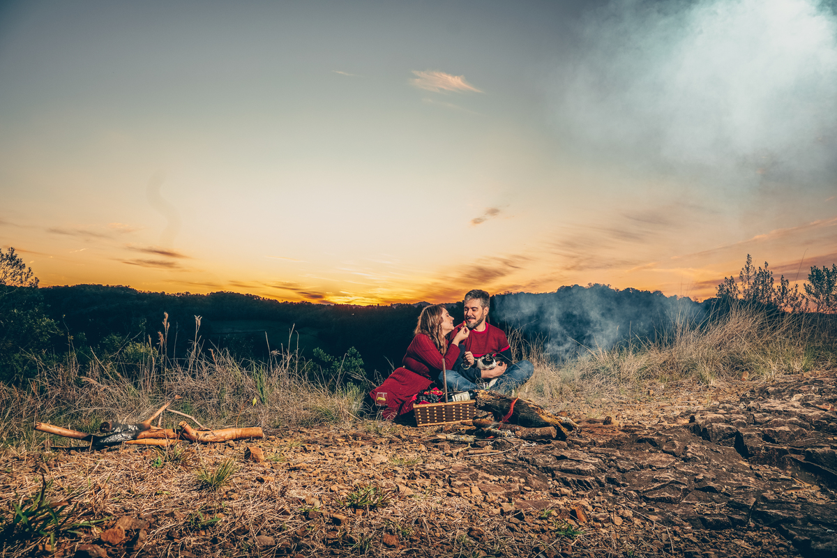 Fotógrafo de casamento em Erechim
Ensaio pré-casamento em Erechim
Fotógrafo para ensaio pré-wedding
Ensaio de noivos ao pôr do sol
Fotografia de casal natural em Erechim
Fotos pré-casamento pôr do sol
Fotógrafo para noivos no interior
Pré-casamento românt