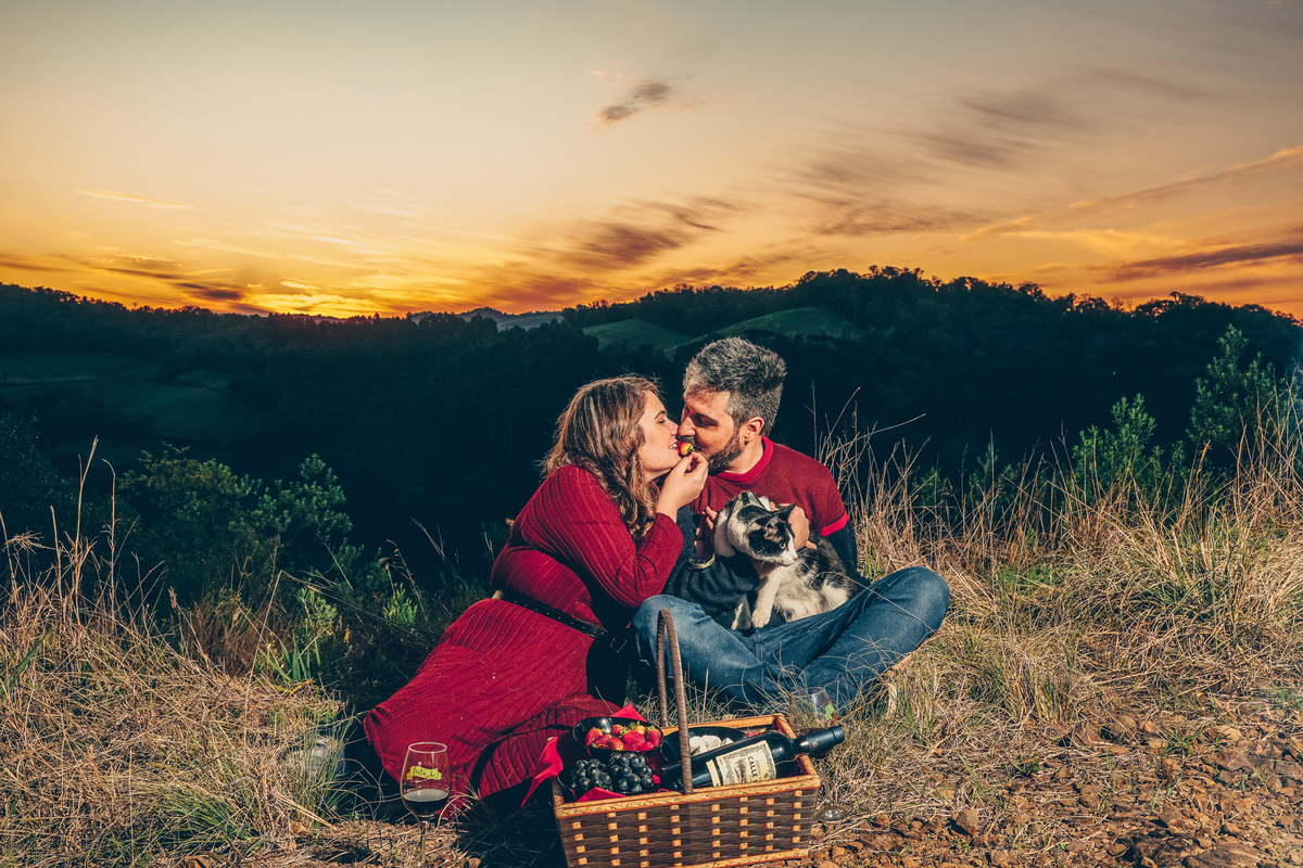 Fotógrafo de casamento em Erechim
Ensaio pré-casamento em Erechim
Fotógrafo para ensaio pré-wedding
Ensaio de noivos ao pôr do sol
Fotografia de casal natural em Erechim
Fotos pré-casamento pôr do sol
Fotógrafo para noivos no interior
Pré-casamento românt