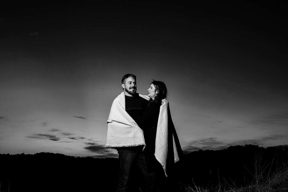 Fotógrafo de casamento em Erechim
Ensaio pré-casamento em Erechim
Fotógrafo para ensaio pré-wedding
Ensaio de noivos ao pôr do sol
Fotografia de casal natural em Erechim
Fotos pré-casamento pôr do sol
Fotógrafo para noivos no interior
Pré-casamento românt