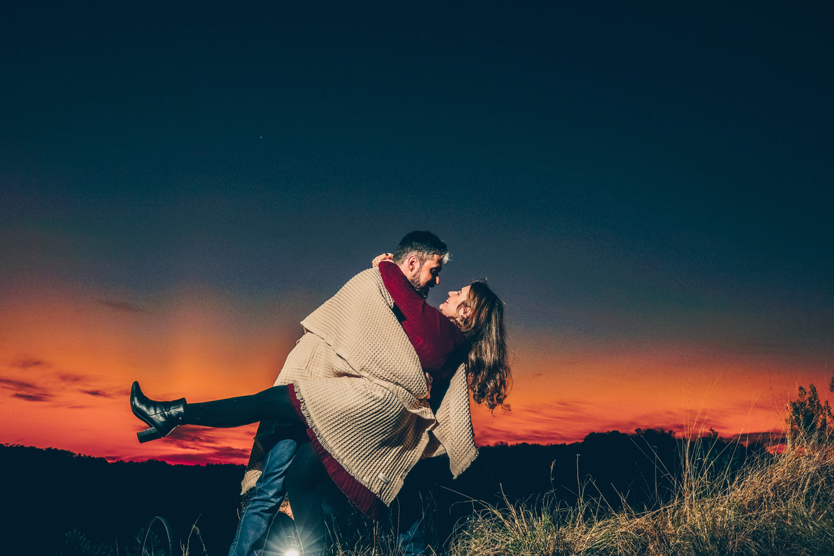 Fotógrafo de casamento em Erechim
Ensaio pré-casamento em Erechim
Fotógrafo para ensaio pré-wedding
Ensaio de noivos ao pôr do sol
Fotografia de casal natural em Erechim
Fotos pré-casamento pôr do sol
Fotógrafo para noivos no interior
Pré-casamento românt