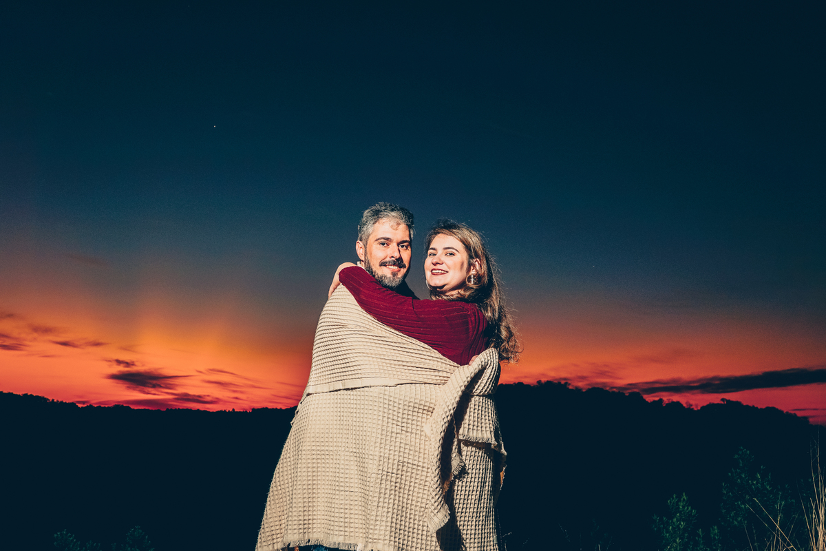 Fotógrafo de casamento em Erechim
Ensaio pré-casamento em Erechim
Fotógrafo para ensaio pré-wedding
Ensaio de noivos ao pôr do sol
Fotografia de casal natural em Erechim
Fotos pré-casamento pôr do sol
Fotógrafo para noivos no interior
Pré-casamento românt