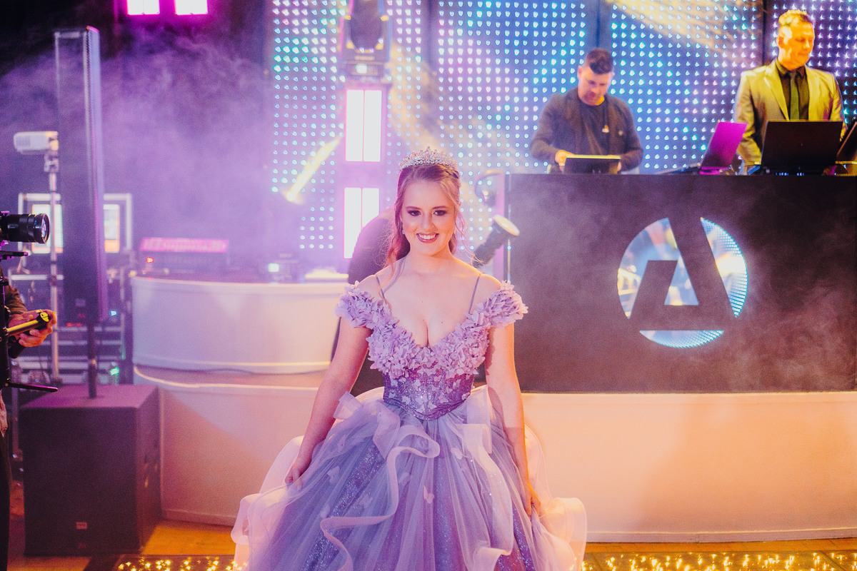 Clique perfeito dos convidados curtindo cada instante da festa.