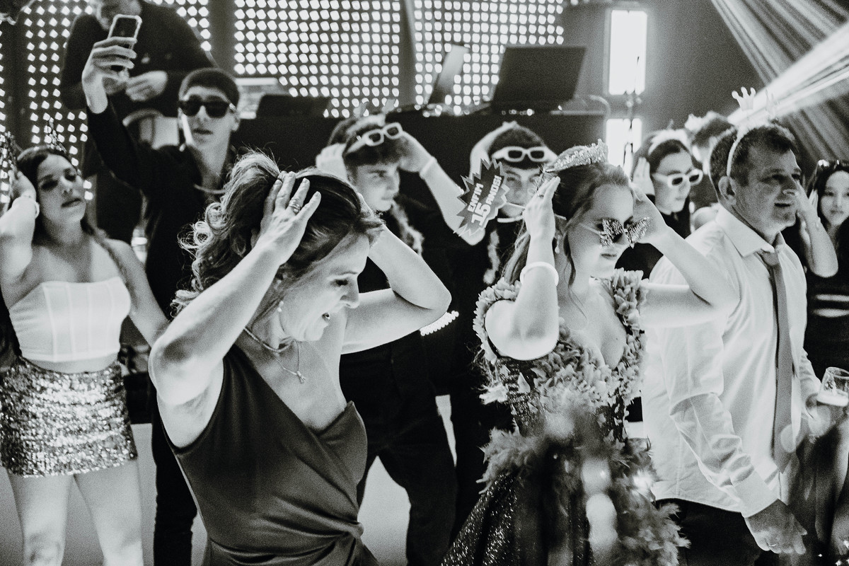 Registro visual da festa com destaque para sorrisos e emoções reais.