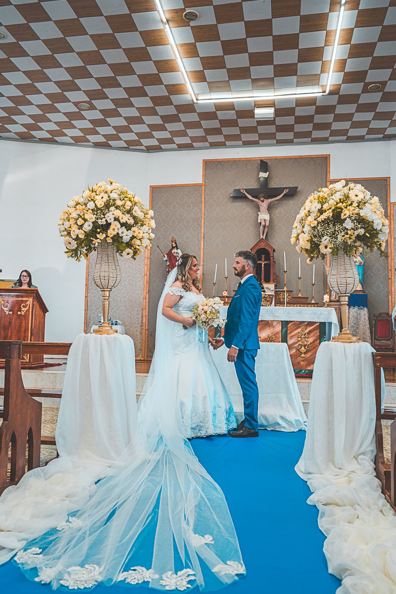 Fotografia de Casamento em São João da Urtiga - Fotografo Vitor Trombetta - Casamento de dia - Entrada dos noivos.