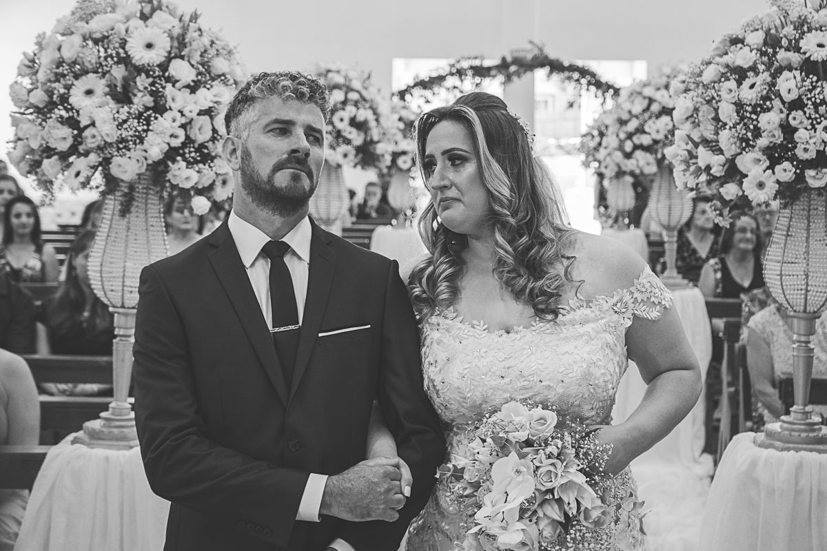 Casamento em São João Urtiga no Rio Grande do Sul. Noivos Miqueli e Túlio. Fotografias Vitor Trombetta.