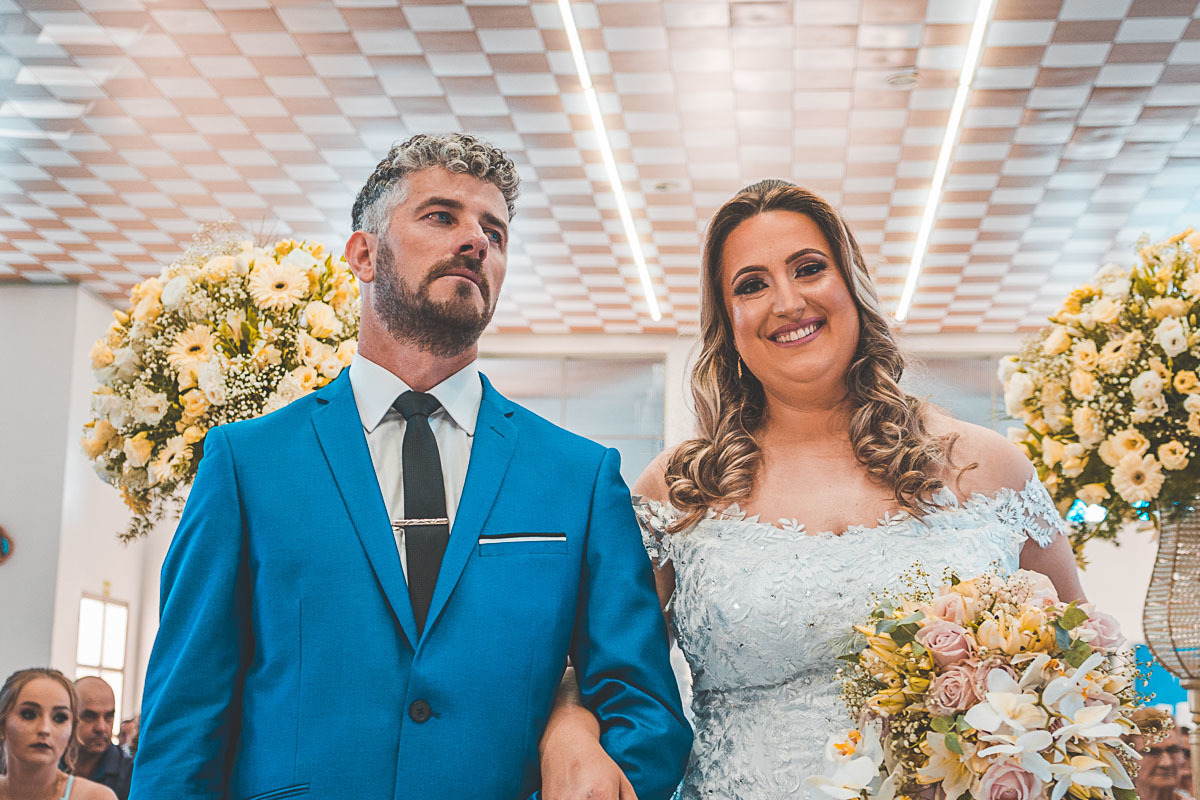 Casamento em São João Urtiga no Rio Grande do Sul. Noivos Miqueli e Túlio. Fotografias Vitor Trombetta.