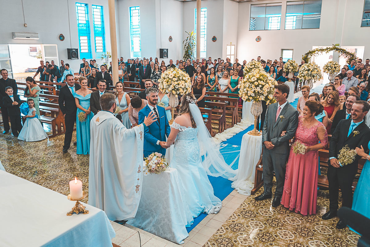 Casamento dos noivos MIqueli e Túlio - Fotografia VItor Trombetta.
São João da Urtiga, Rio Grande do Sul - Igreja Matriz Cristo Rei.