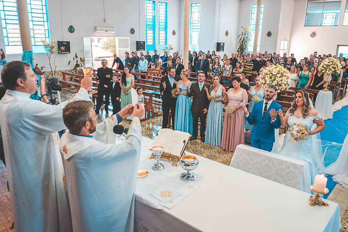 Casamento dos noivos MIqueli e Túlio - Fotografia VItor Trombetta.
São João da Urtiga, Rio Grande do Sul - Igreja Matriz Cristo Rei.