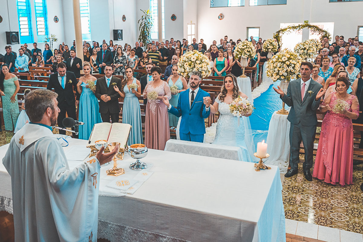 Casamento dos noivos MIqueli e Túlio - Fotografia VItor Trombetta.
São João da Urtiga, Rio Grande do Sul - Igreja Matriz Cristo Rei.