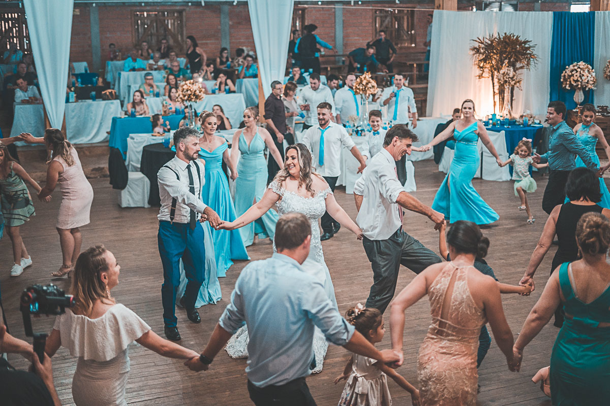 Casamento dos Noivos
Túlio e Miqueli
Fotografia VItor Trombetta.
São João da Urtiga, Rio Grande do Sul - Festa no CTG Coxilha da Serra.
