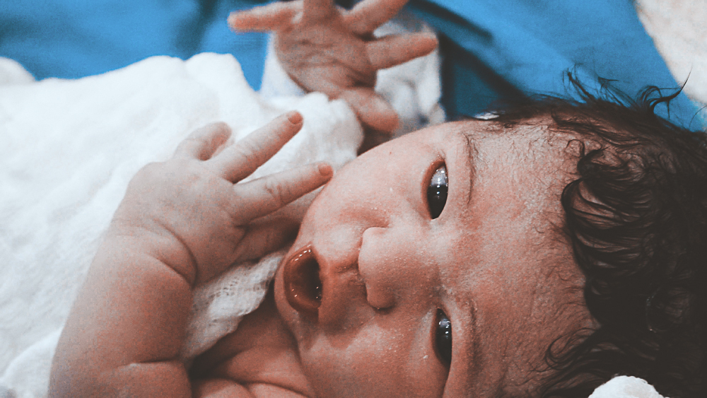 Vitória Scanegatta Vicari nasceu no 03 de Março de 2020 no Hospital de Caridade de Erechim. Fotografo de nascimento Vitor Trombetta