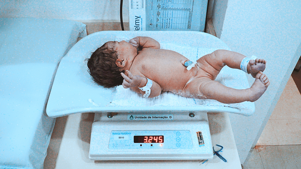 Vitória Scanegatta Vicari nasceu no 03 de Março de 2020 no Hospital de Caridade de Erechim. Fotografo de nascimento Vitor Trombetta