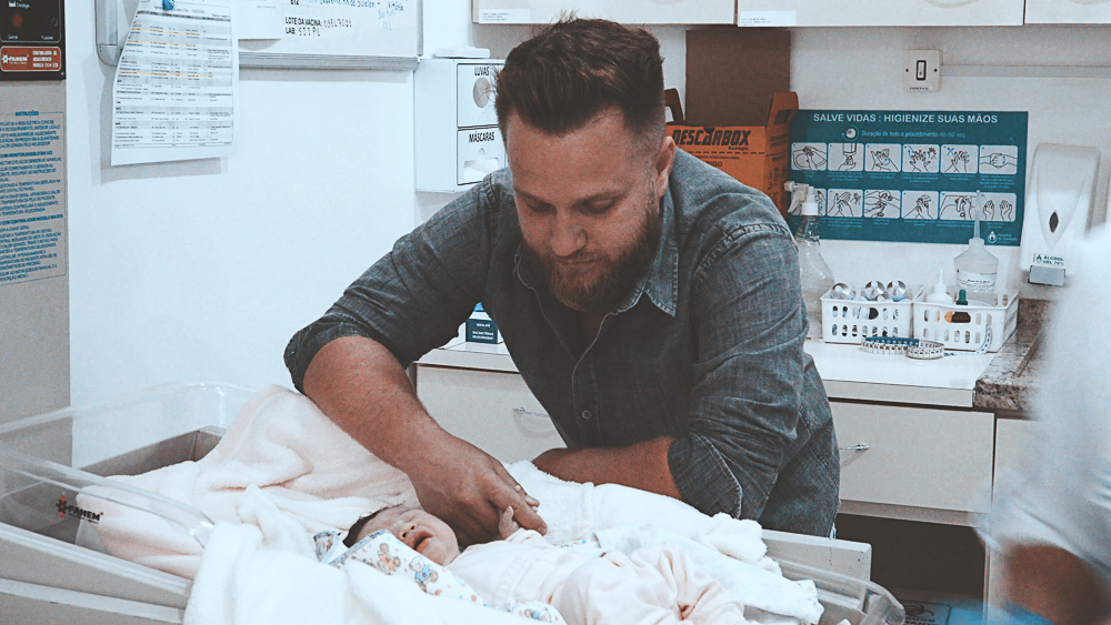 Vitória Scanegatta Vicari nasceu no 03 de Março de 2020 no Hospital de Caridade de Erechim. Fotografo de nascimento Vitor Trombetta