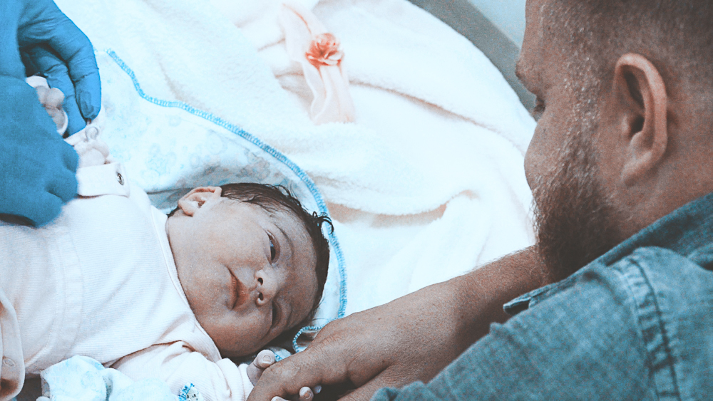 Vitória Scanegatta Vicari nasceu no 03 de Março de 2020 no Hospital de Caridade de Erechim. Fotografo de nascimento Vitor Trombetta