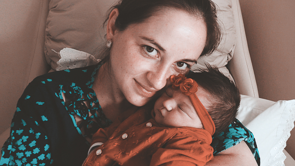 Vitória Scanegatta Vicari nasceu no 03 de Março de 2020 no Hospital de Caridade de Erechim. Fotografo de nascimento Vitor Trombetta