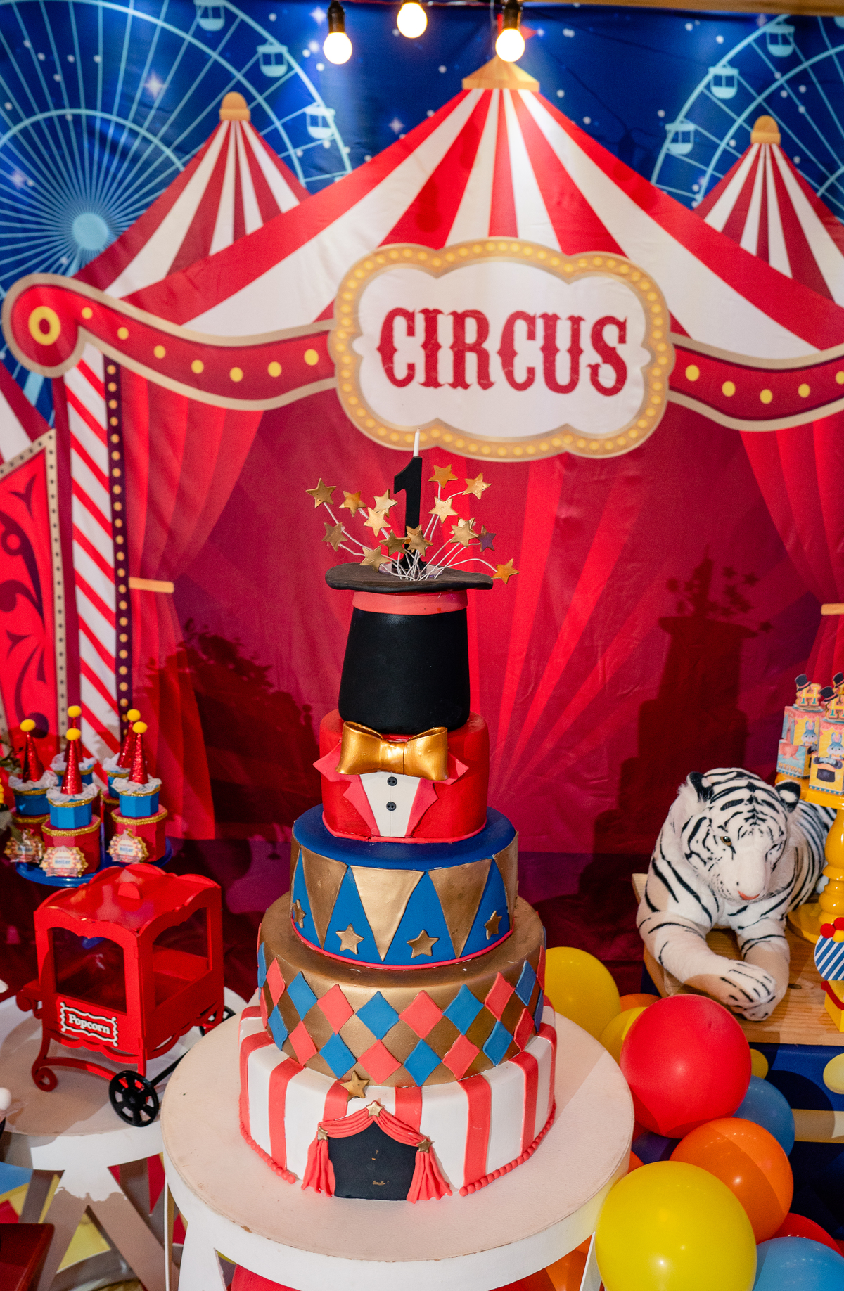 Festa decorada tema circus festa de aniversário Heitor fotografo Vitor Trombetta
