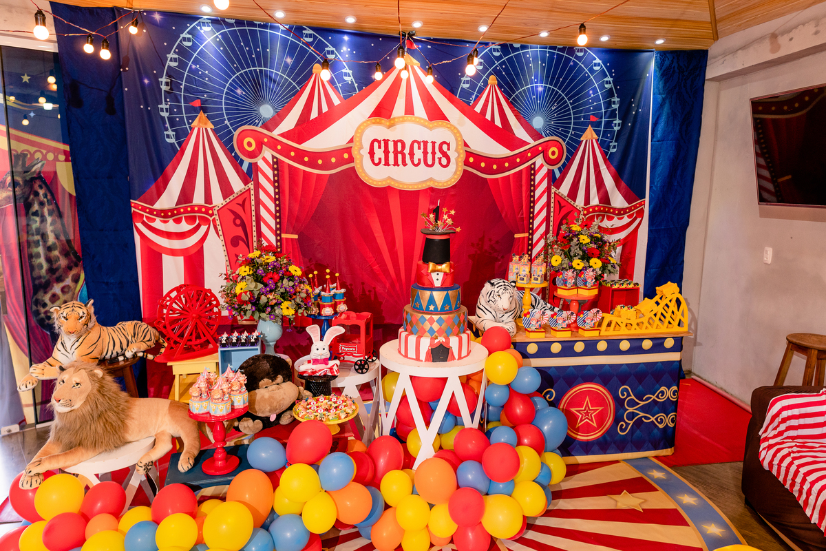 Festa decorada tema circus festa de aniversário Heitor fotografo Vitor Trombetta