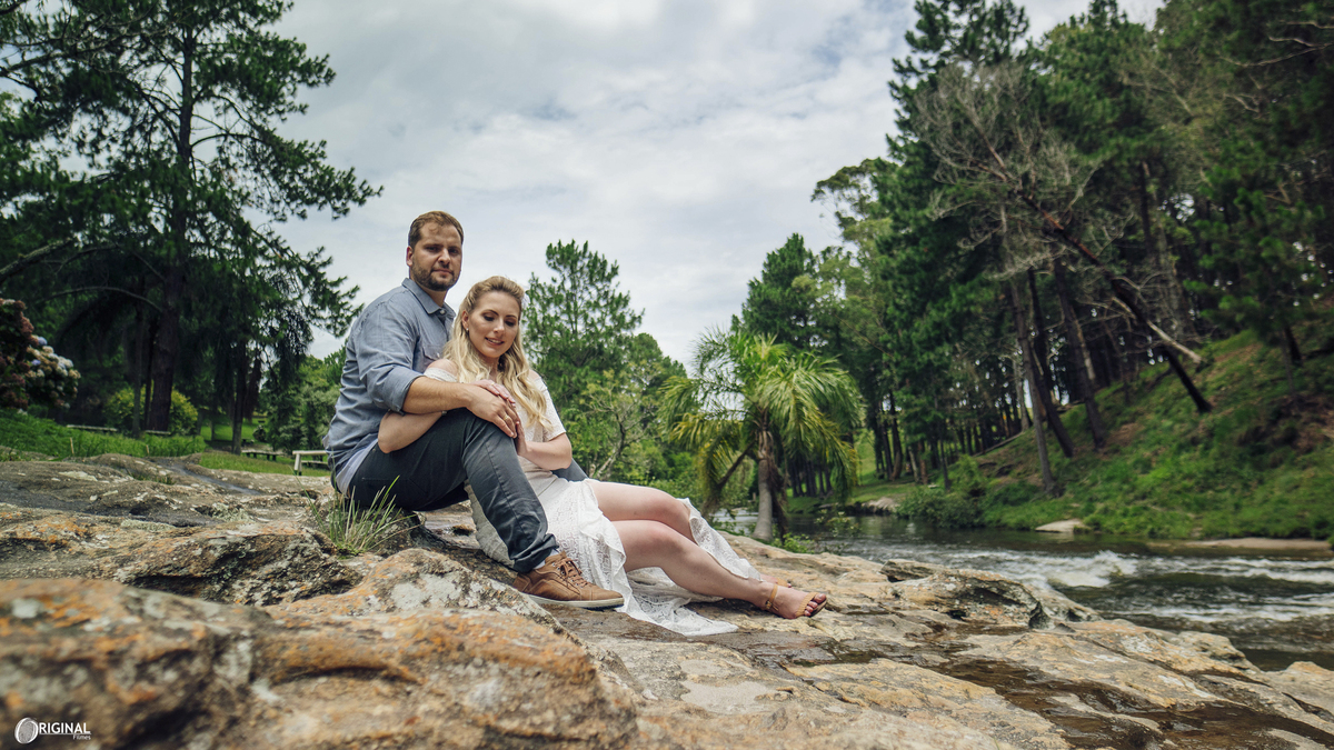 casal namorando juntos