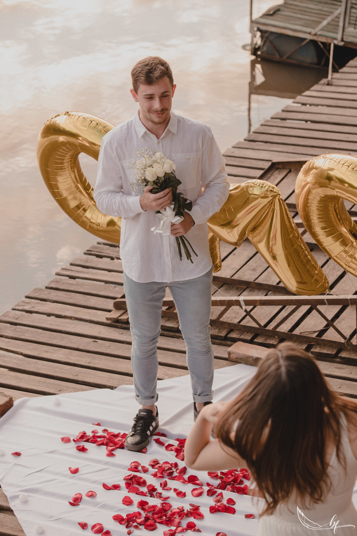 Maquiagem; Making of; Noiva; Noivo; Pré Wedding; Street Wedding; Celina Munhoz; Adriana Kruger; Manu Garcia; Camarim Madri; Wandering Wedding; São Francisco de Paula; Fotografia de Casal; Fotografia de Casamento; Pré Wedding; São Leopoldo; Belo Horizonte;