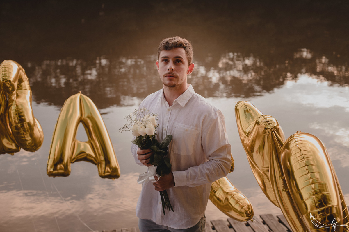 Maquiagem; Making of; Noiva; Noivo; Pré Wedding; Street Wedding; Celina Munhoz; Adriana Kruger; Manu Garcia; Camarim Madri; Wandering Wedding; São Francisco de Paula; Fotografia de Casal; Fotografia de Casamento; Pré Wedding; São Leopoldo; Belo Horizonte;