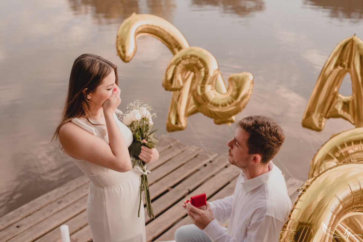 Maquiagem; Making of; Noiva; Noivo; Pré Wedding; Street Wedding; Celina Munhoz; Adriana Kruger; Manu Garcia; Camarim Madri; Wandering Wedding; São Francisco de Paula; Fotografia de Casal; Fotografia de Casamento; Pré Wedding; São Leopoldo; Belo Horizonte;